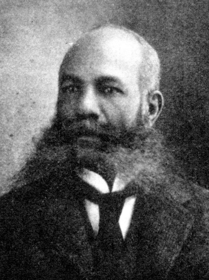 A portrait of Alexander Miles was taken of him in 1895.