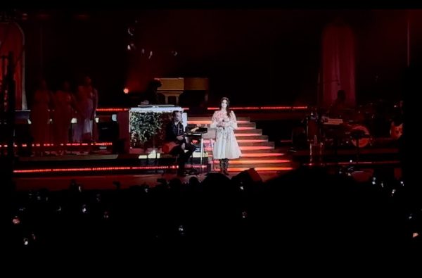 Lana Del Rey preforming at the ITHINK West Palm Beach Ampitheater