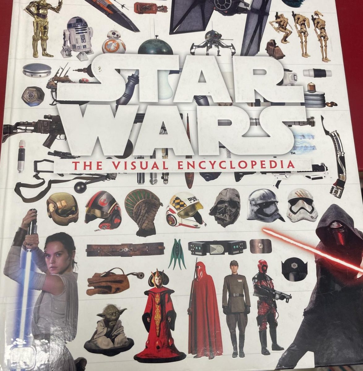 Star+Wars%3A+The+Visual+Encyclopedia+with+Rey+and+Padme+Amidala+in+the+lower+left+corner.+