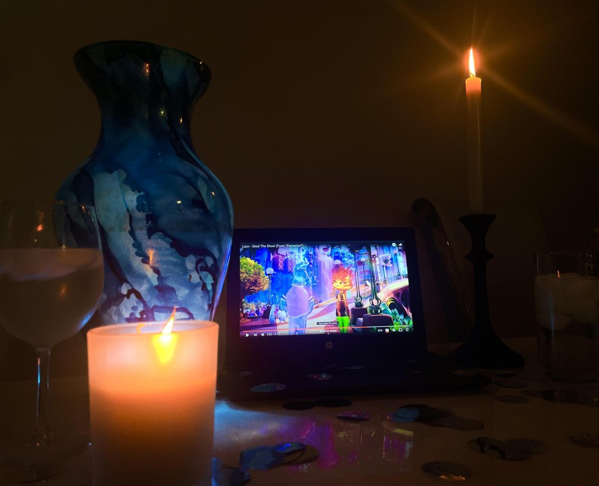 A+cool+glass+of+lemonade+while+Elementals+plays+on+my+laptop