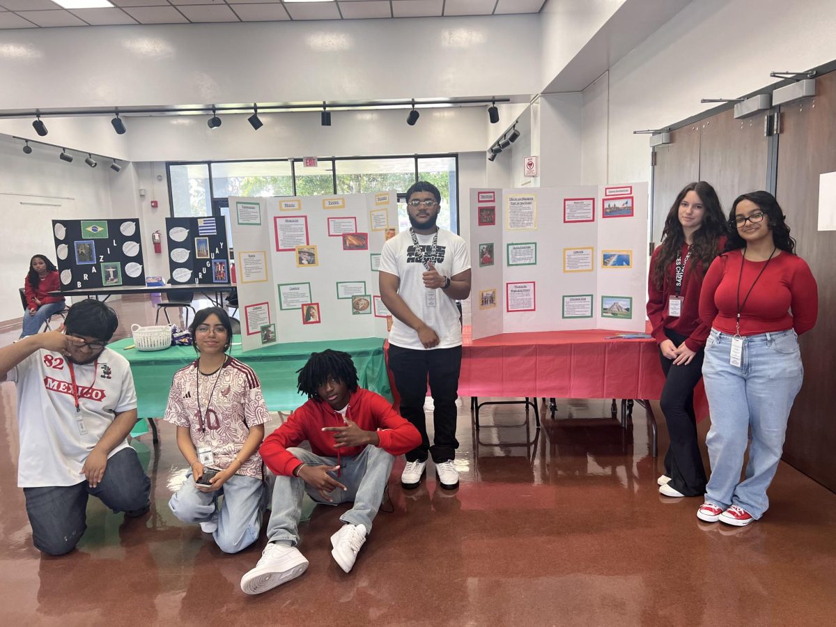 Group presenting a board on Mexico.